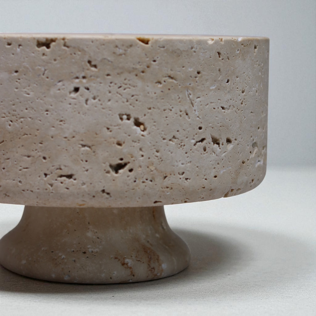 Lunaris - Schale aus massivem Travertin