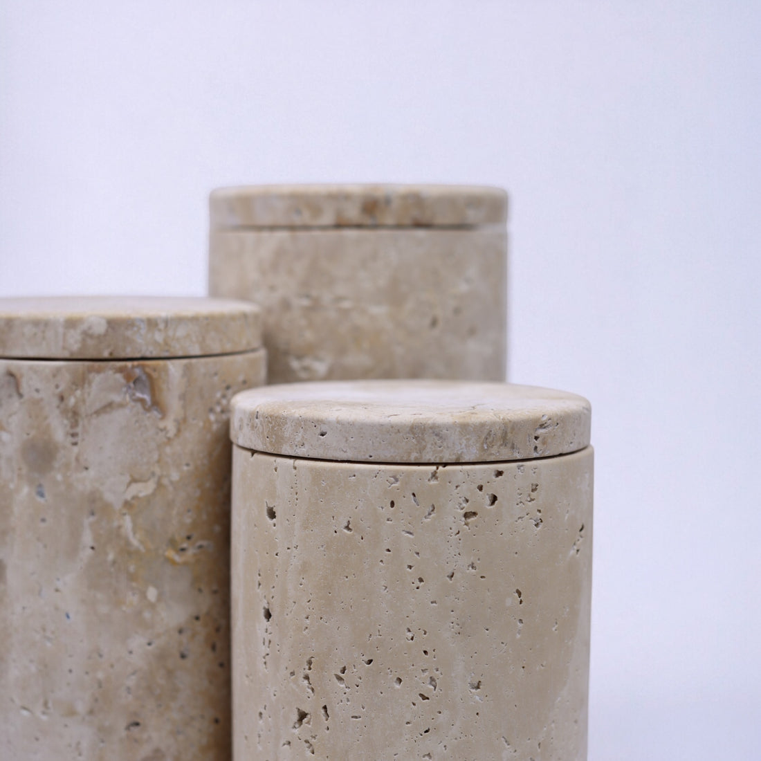 Petra Canisters - Behälterset aus massivem Travertin