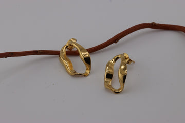 Golden Wave Elegance Earrings