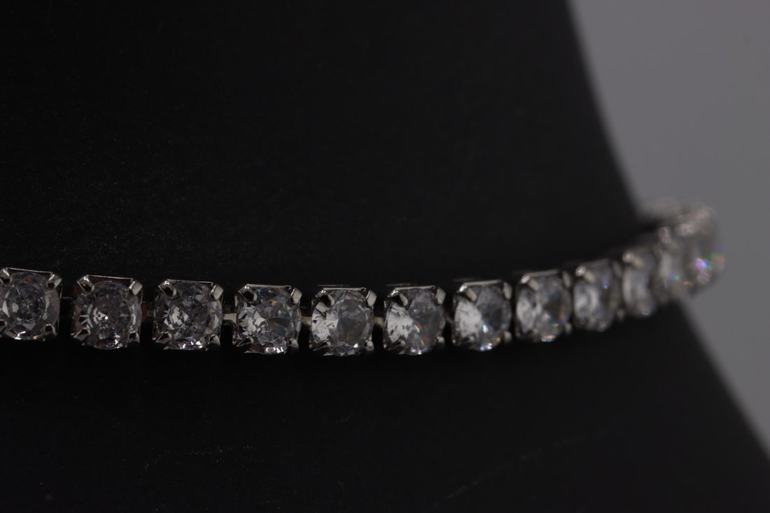 "Radiant Elegance Bracelet gold"