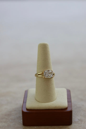 Luna Glow - Edelstahlring mit grossem Zirkonia
