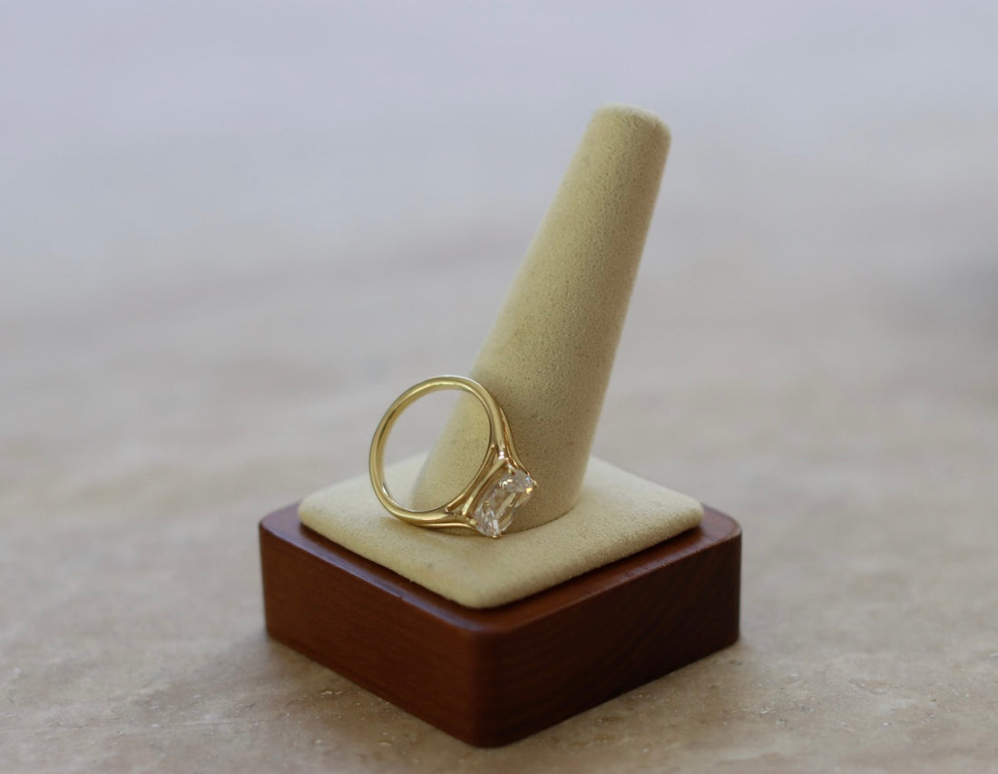 Luna Glow - Edelstahlring mit grossem Zirkonia