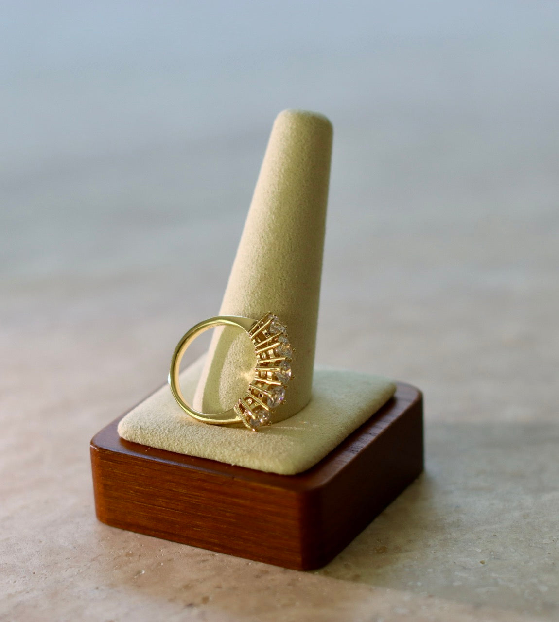 Aurora Luxe - Edelstahl Ring mit Zirkonia Kranz