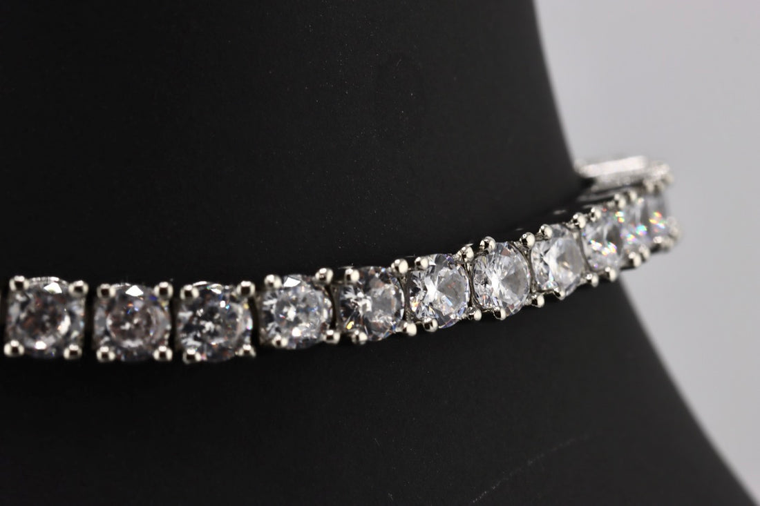 "Radiant Elegance Stony crown Bracelet"