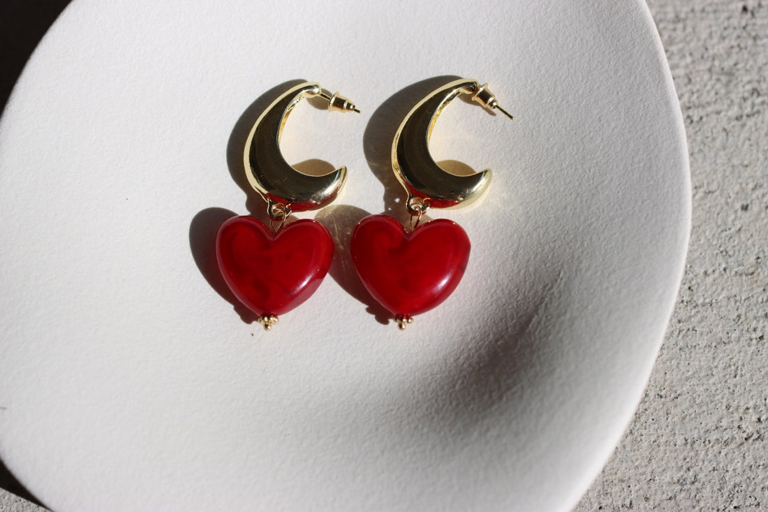 Moon Love - Statement Ohrringe mit Halbmond & Herz