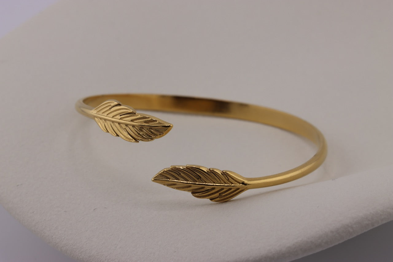 Antique-Style Etched Gold Bangle