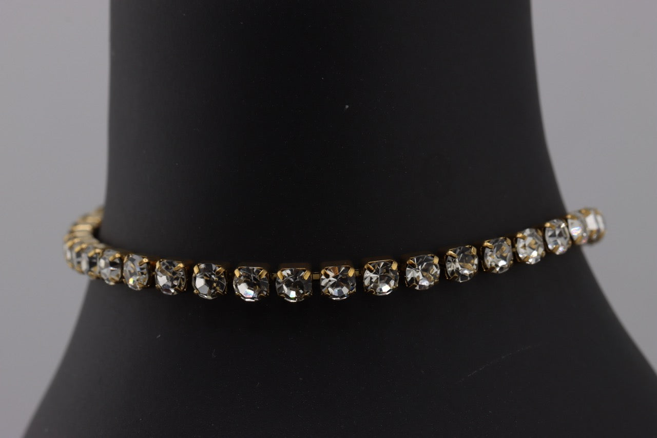 Elegant Gold Bangle with Floral Detailing