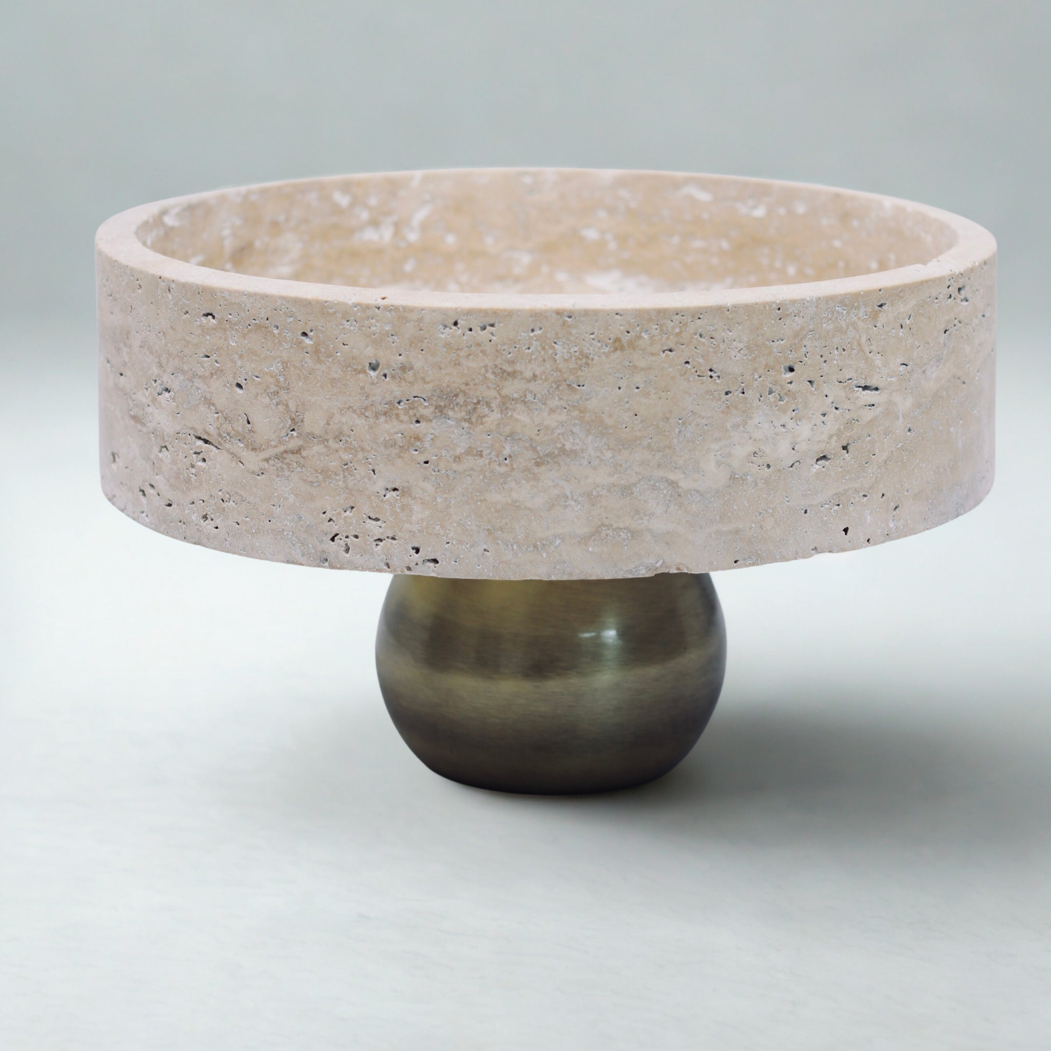 Aurum Terra - Schale aus Travertin und grünem Edelmetall