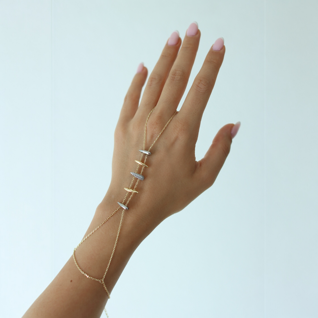 Handkette Damen – Ovales Design mit  Zirkonia