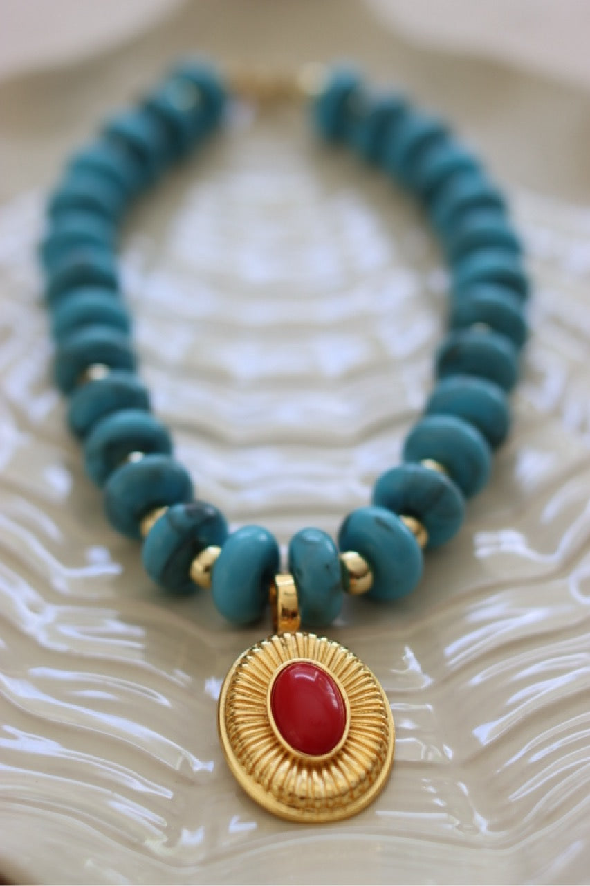 Sol Medaillon - Statement Kette mit farbigen Perlen