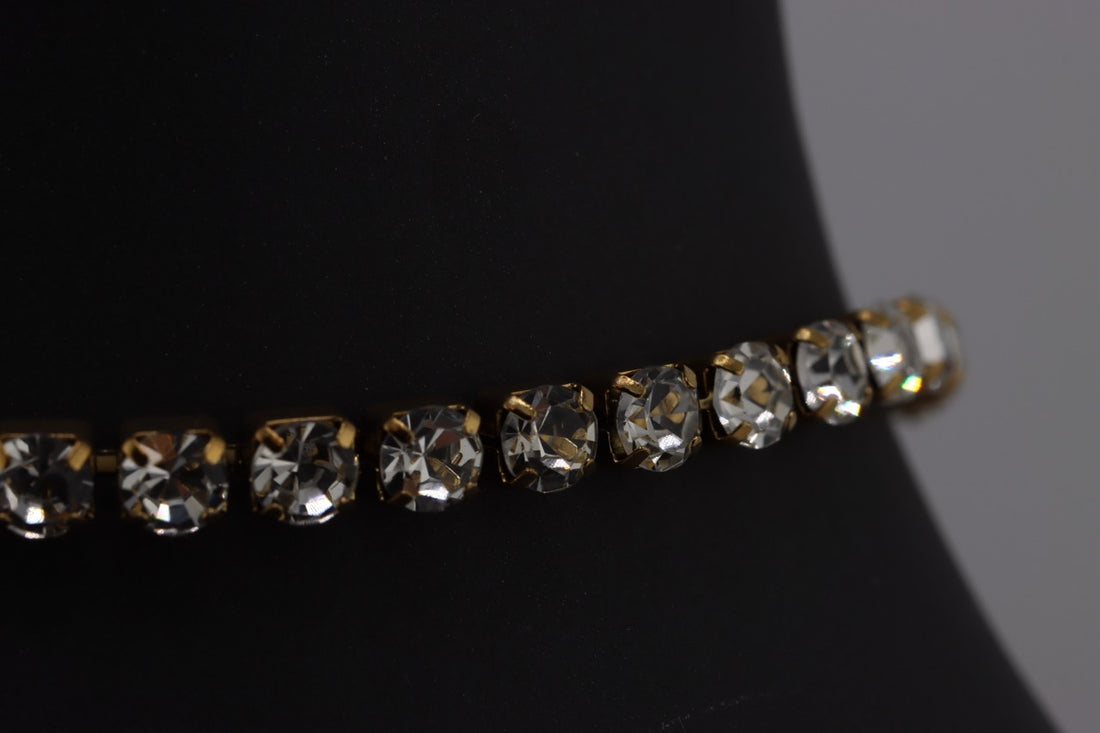 Elegant Gold Bangle with Floral Detailing