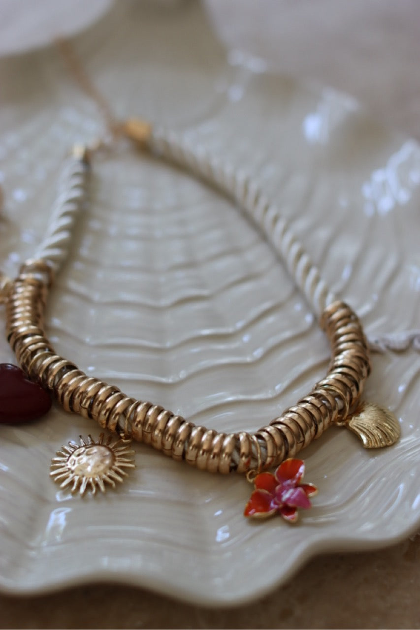 Golden Breeze Schmuckset - Kette mit Änhängern und Creolen