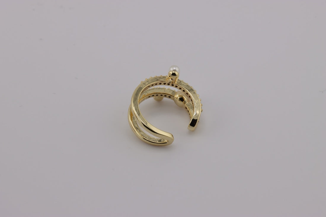 "Golden Pearls Ear Cuff"